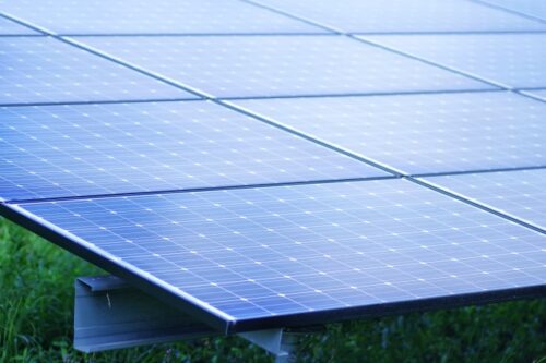 埼玉県の産業用太陽光発電の費用相場｜工場・倉庫の屋根設置で見積前に知るべき内訳